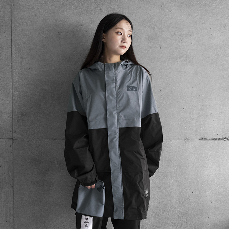 KiU×FRONTALEコラボレインコート