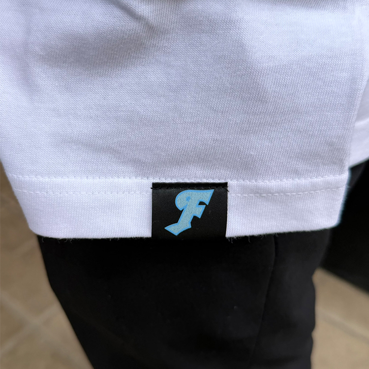 ロングスリーブ刺繍Tシャツ(dolphin)